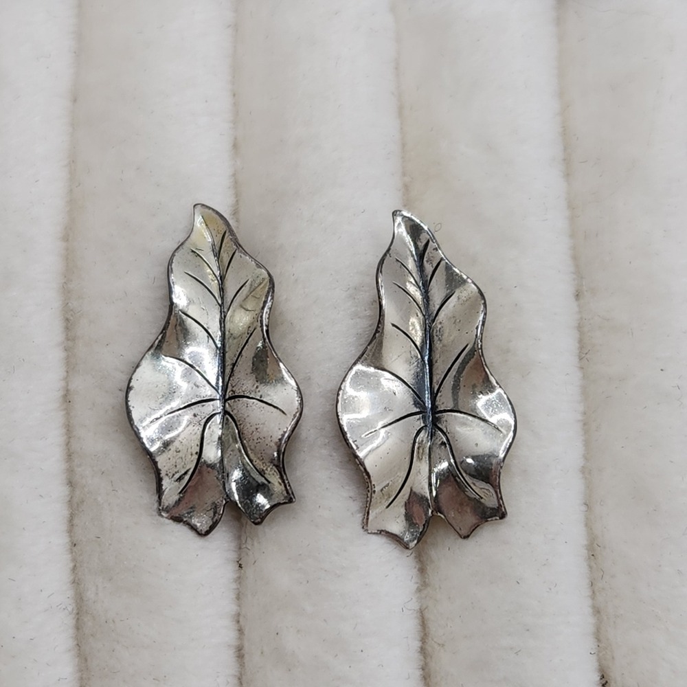 Vintage Sterling Silver Leaf Screw Back Earrings Artisan MCM Botanical 0757